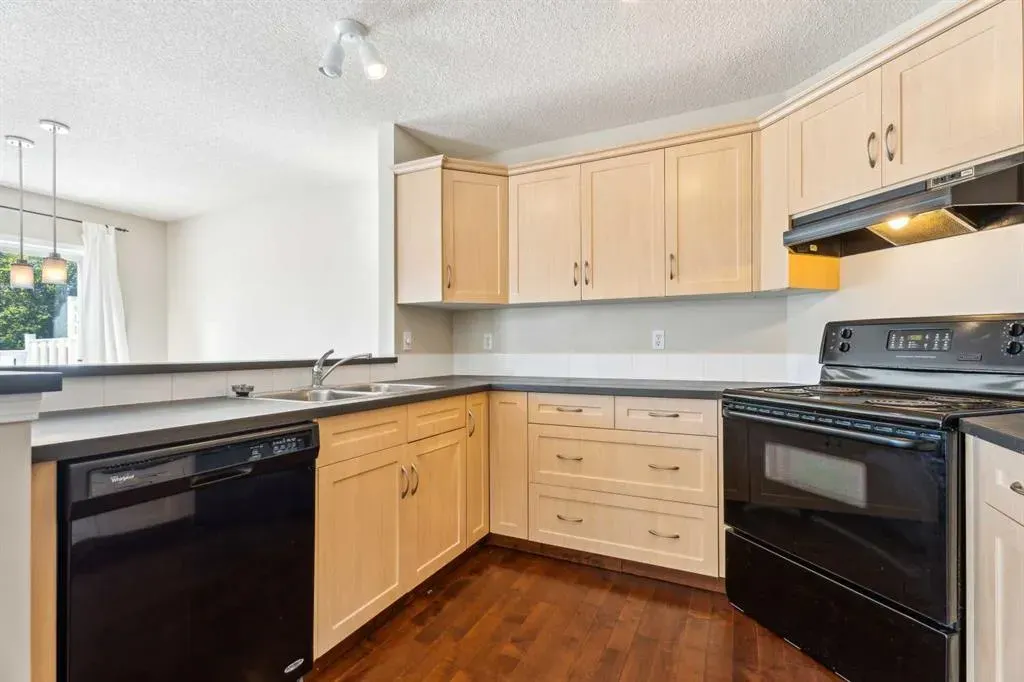 73 Rocky Ridge Heath NW