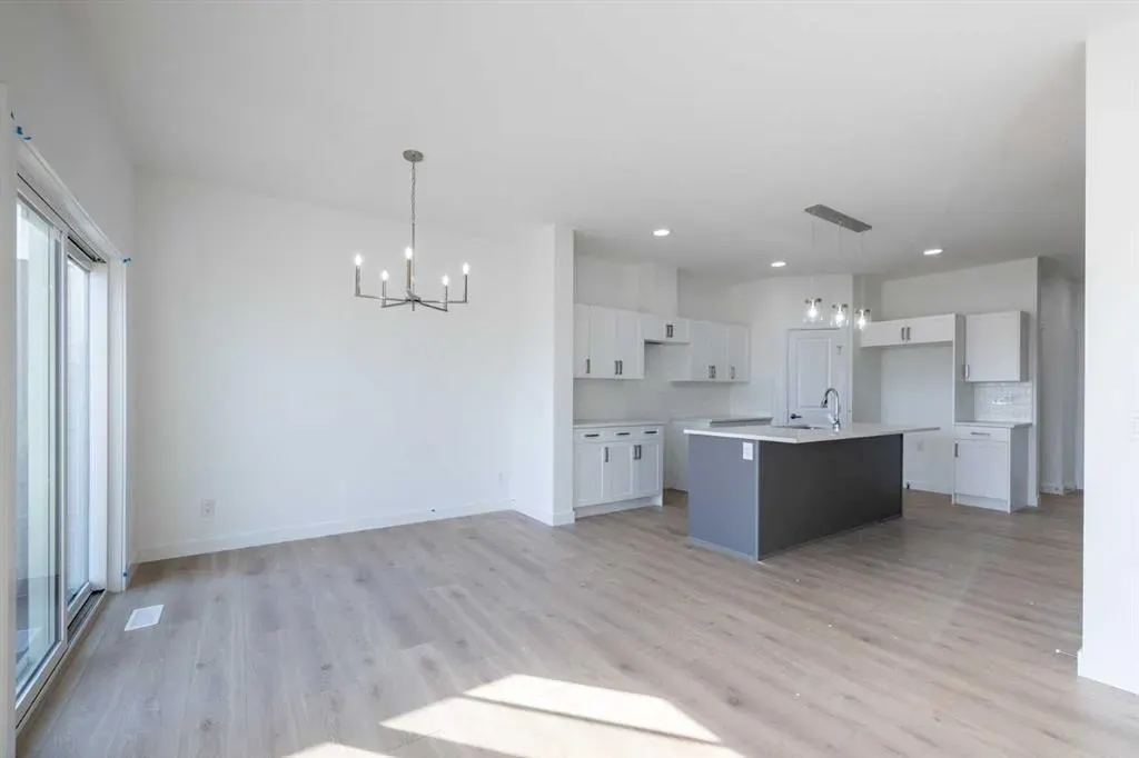 308 Edgefield Close