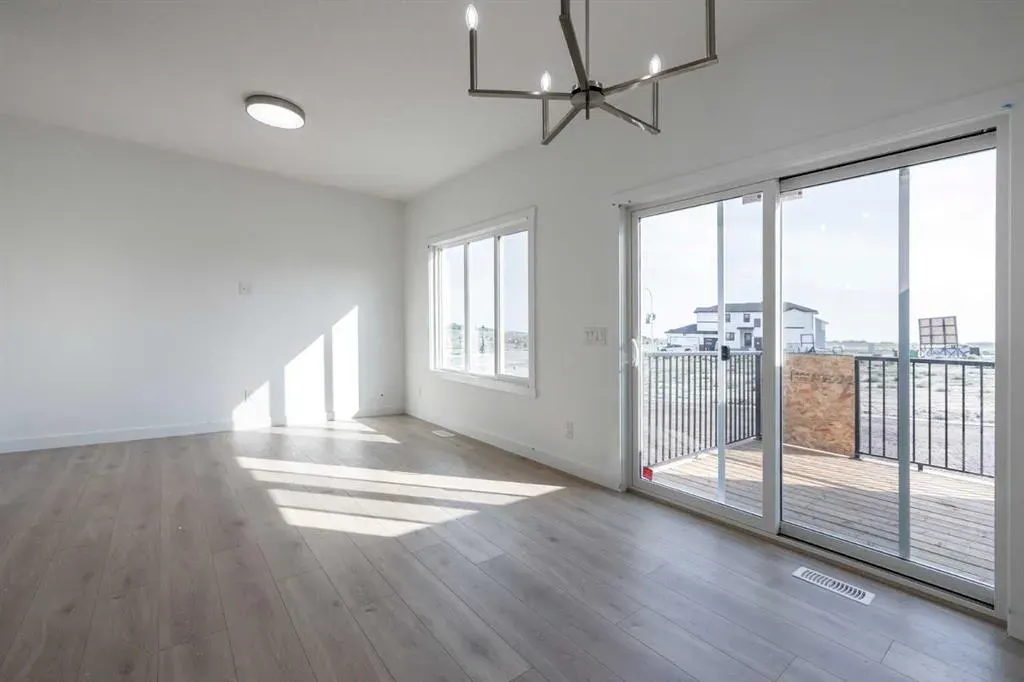 308 Edgefield Close