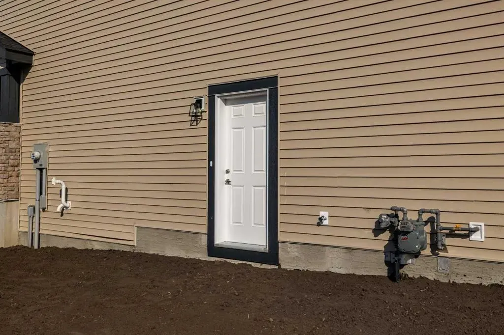 312 Edgefield Close