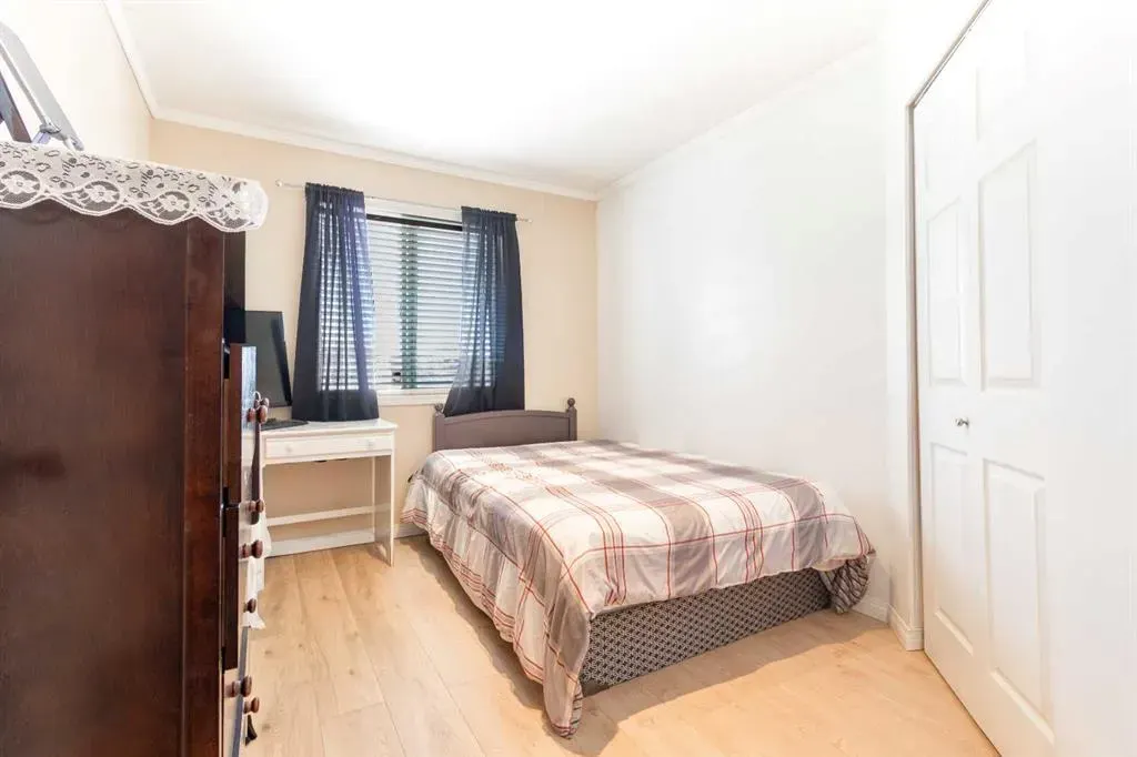 605 19 Street SE #302