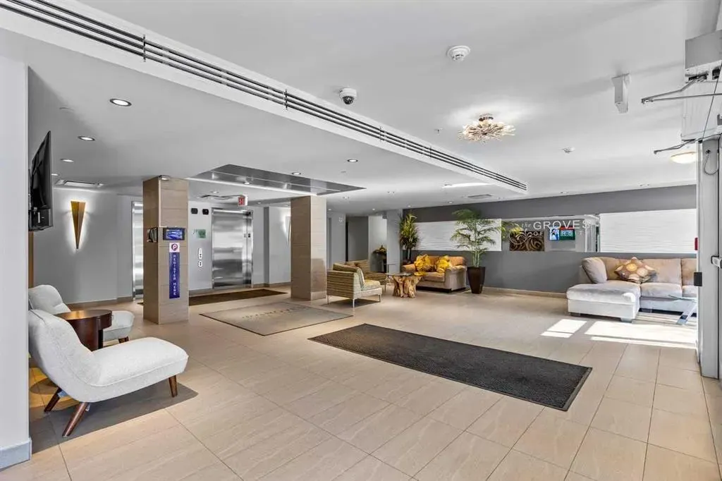 16 Varsity Estates Circle NW #310