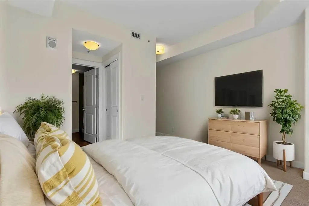 16 Varsity Estates Circle NW #310