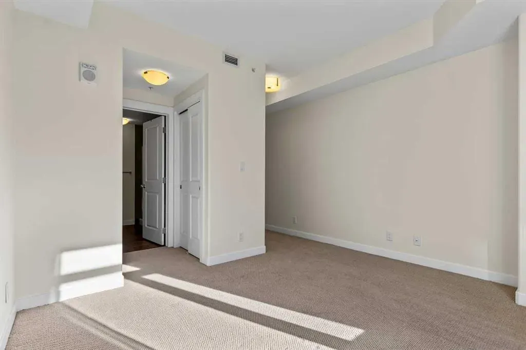 16 Varsity Estates Circle NW #310