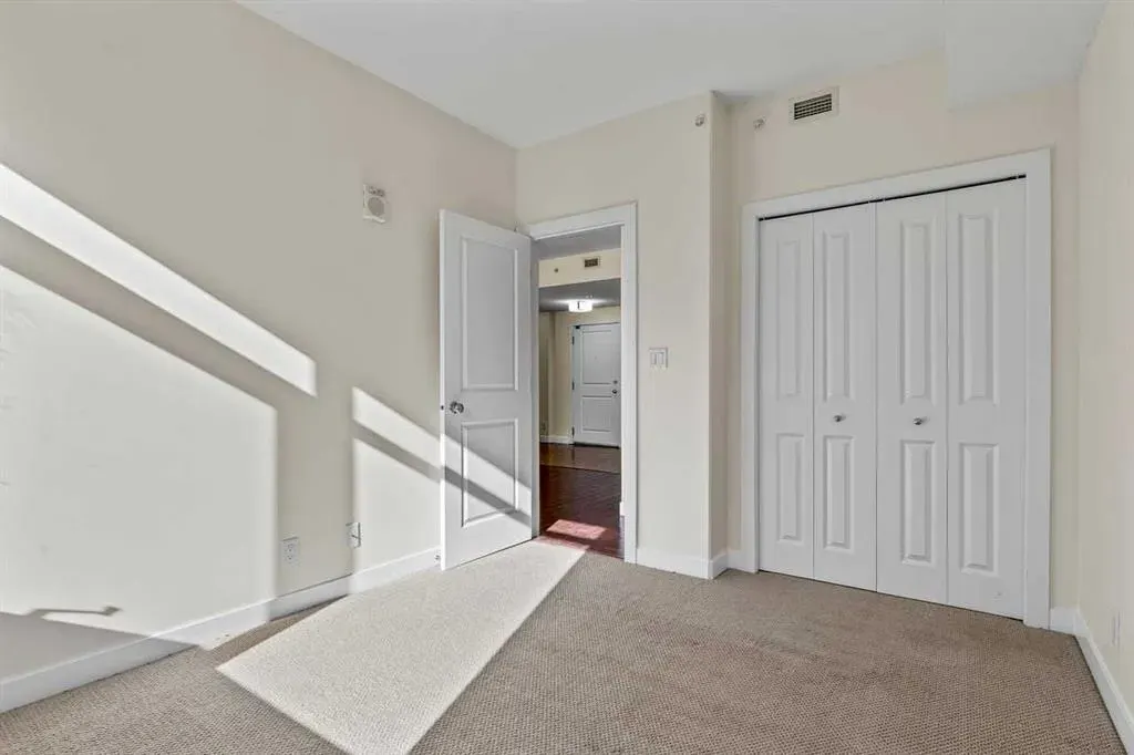16 Varsity Estates Circle NW #310