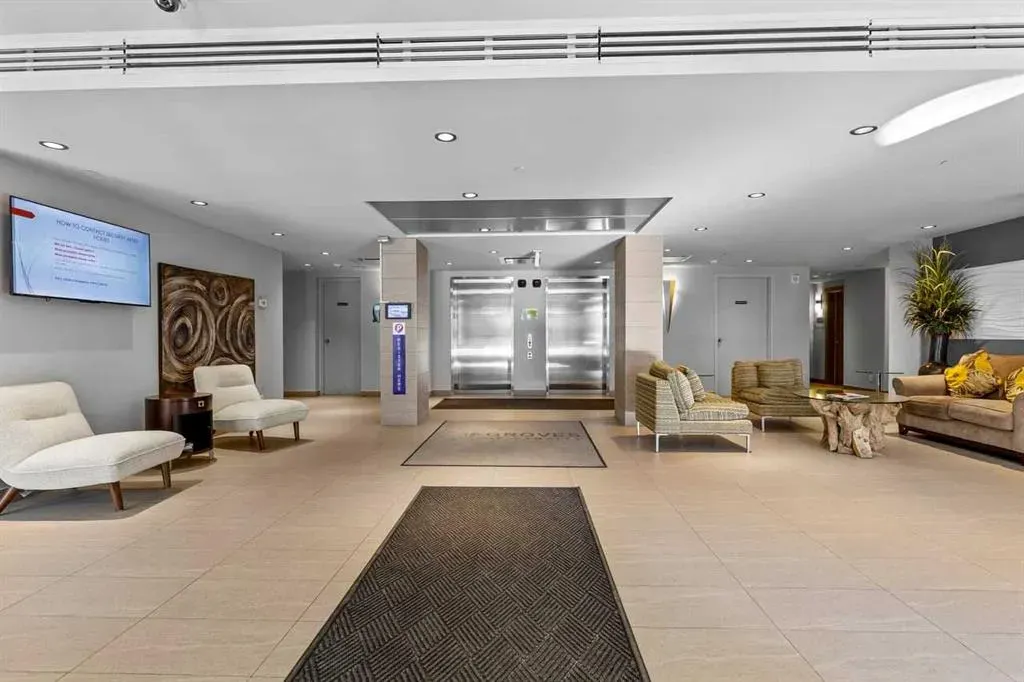 16 Varsity Estates Circle NW #310