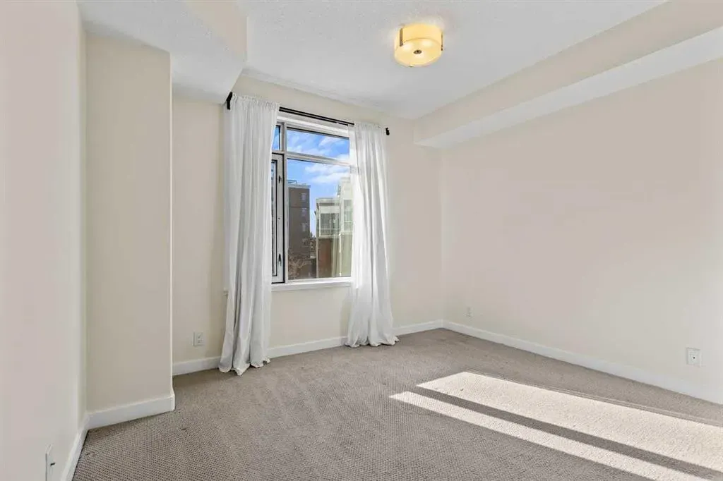 16 Varsity Estates Circle NW #310