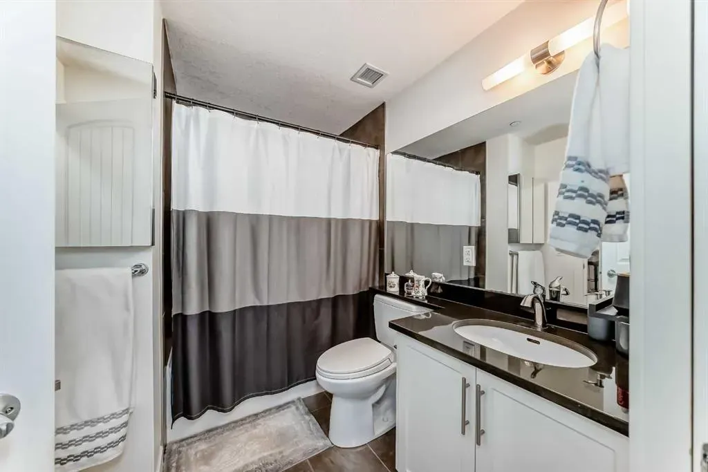 1005A Westmount Drive #211