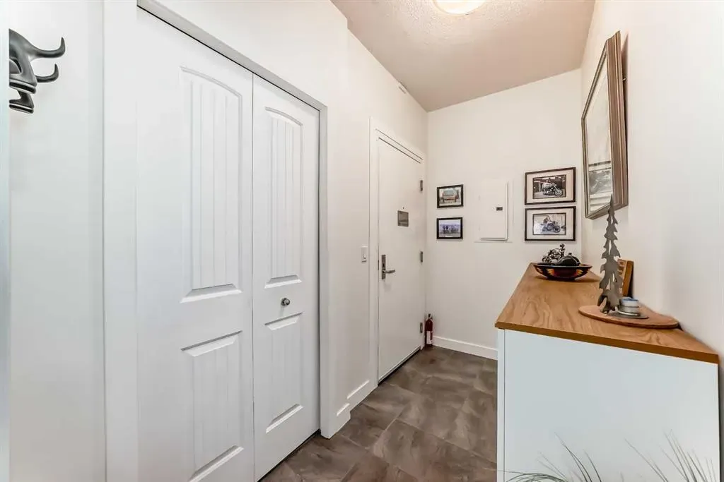 1005A Westmount Drive #211