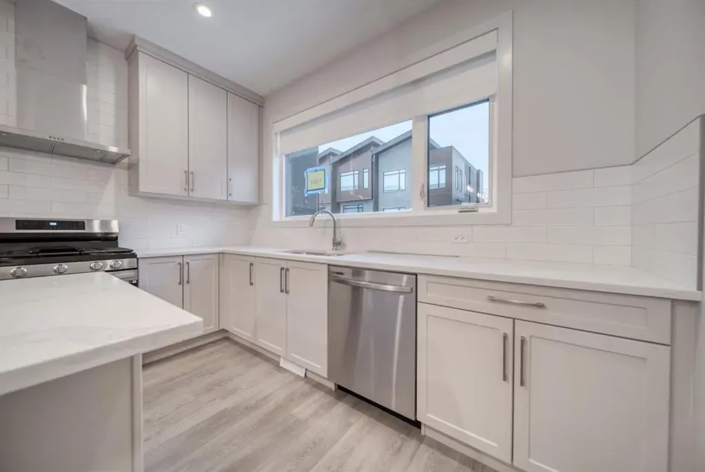 81 Royal Elm Green NW
