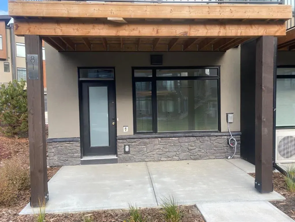 81 Royal Elm Green NW