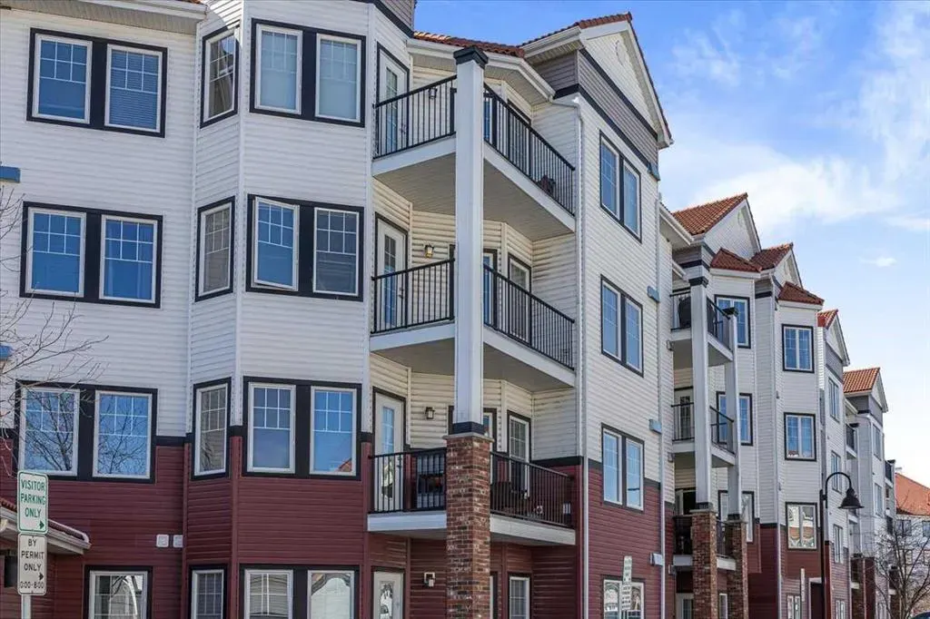 30 Royal Oak Plaza NW #326