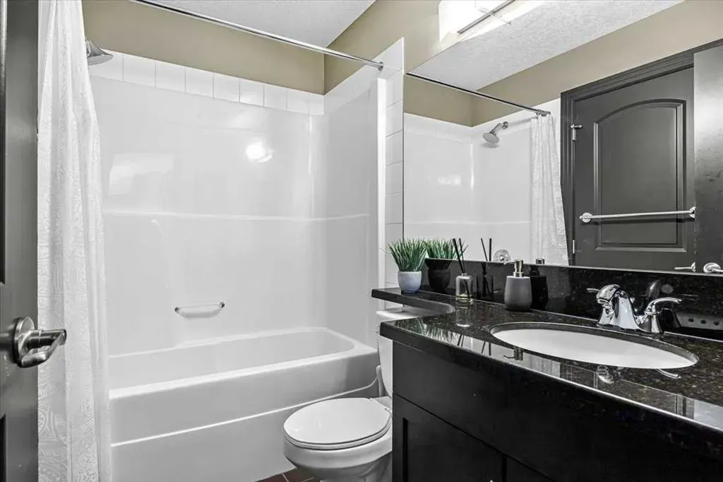 30 Royal Oak Plaza NW #326