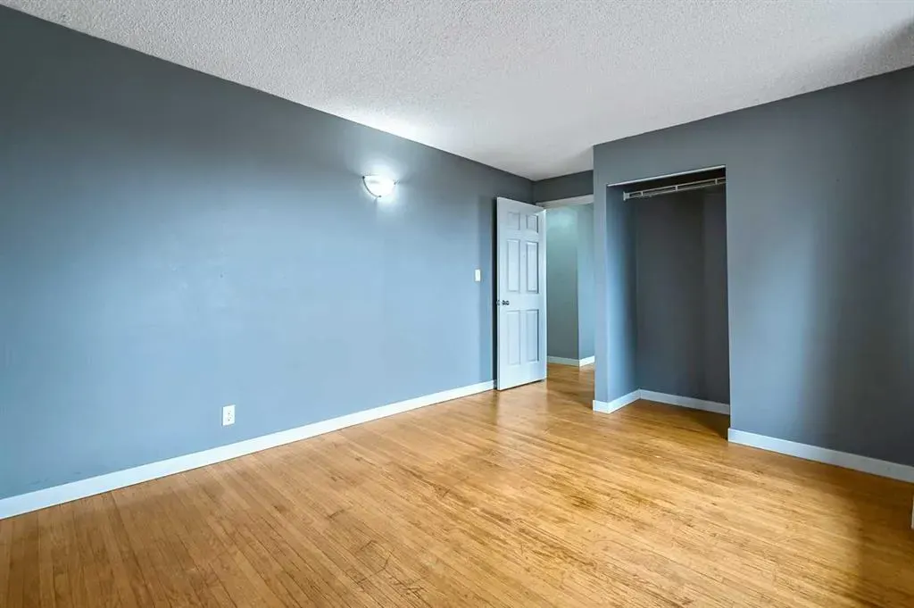 30 Crescent Road E