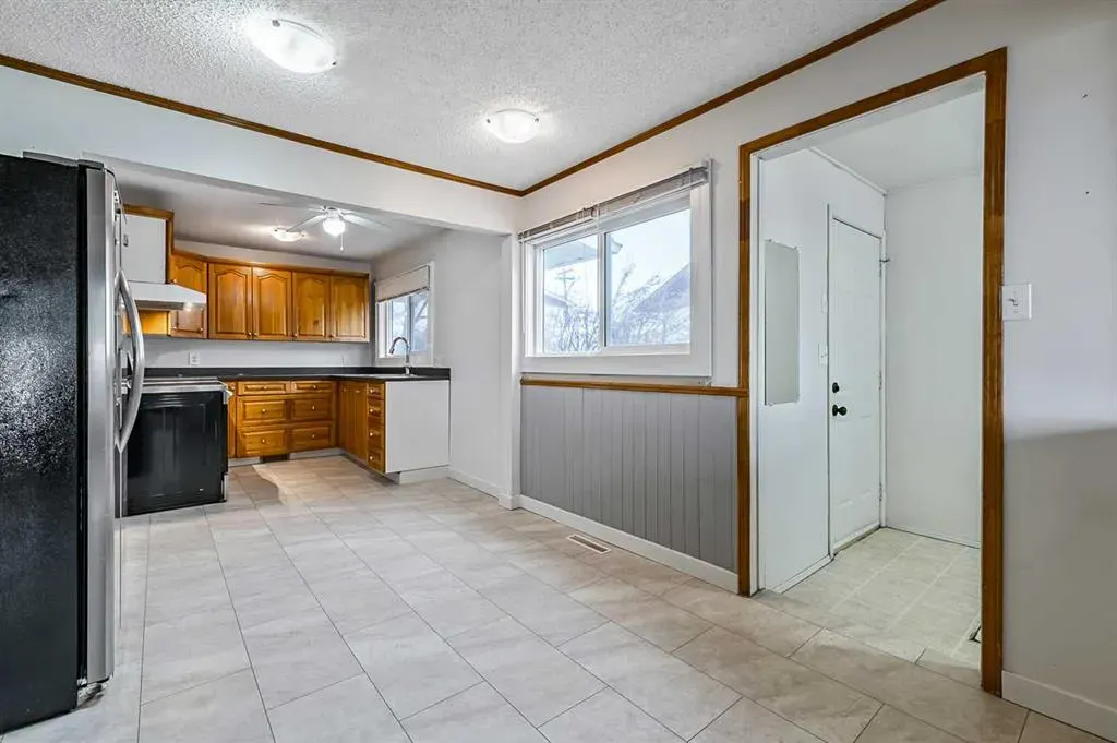 30 Crescent Road E