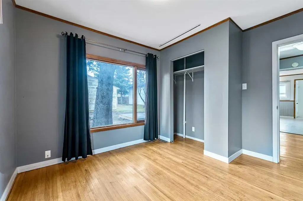 30 Crescent Road E