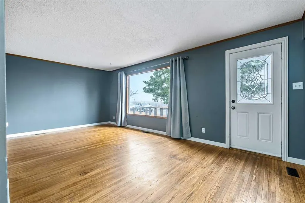 30 Crescent Road E