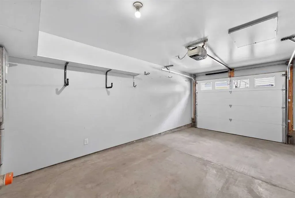 12 Evanscrest Gardens NW