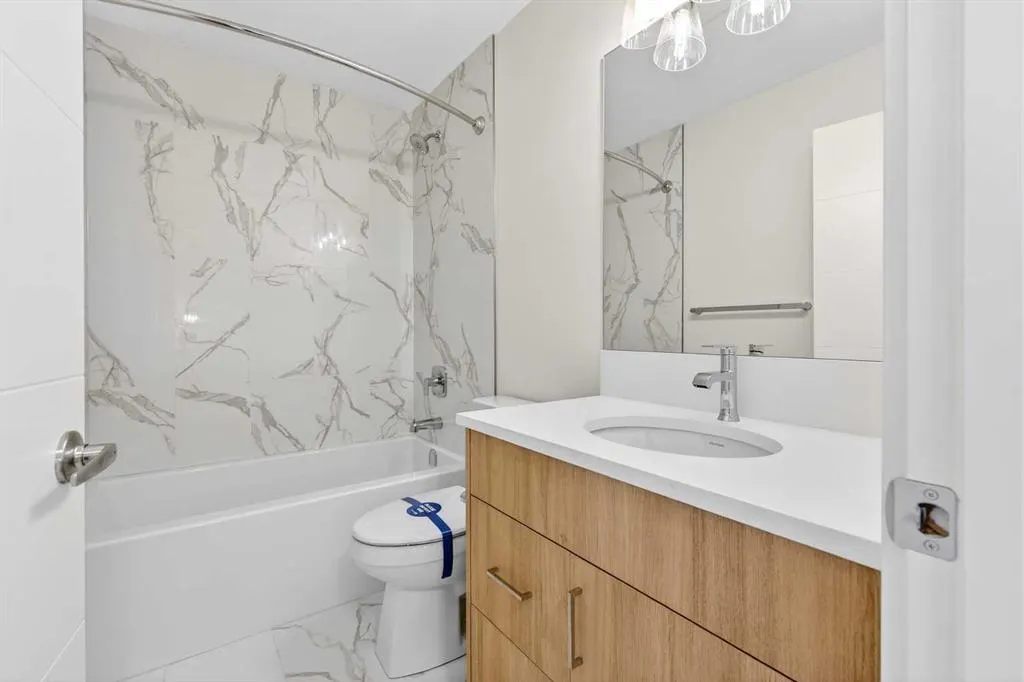1105 Sailfin Heath