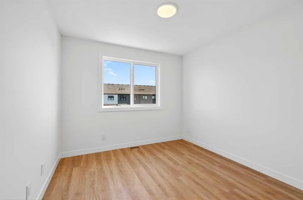 1105 Sailfin Heath