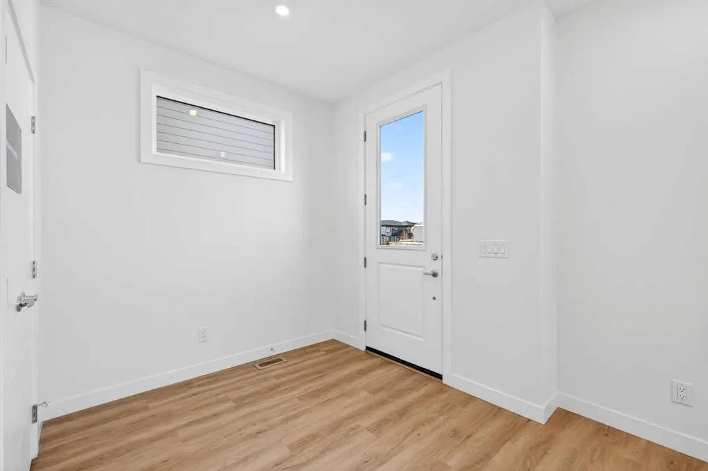 1105 Sailfin Heath