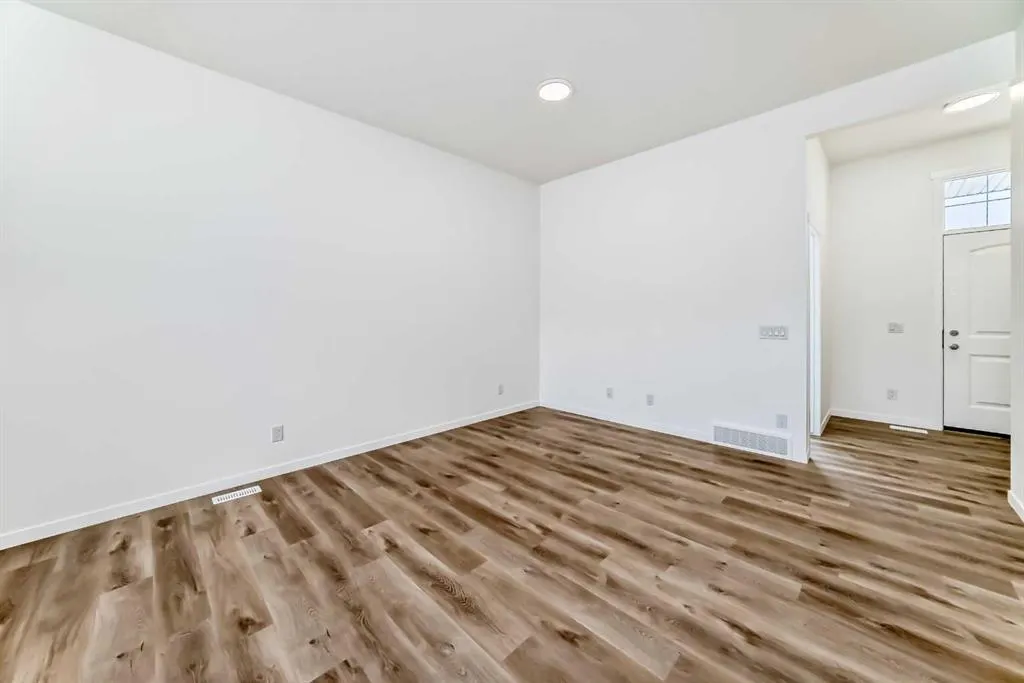 36 Mercado Road SE