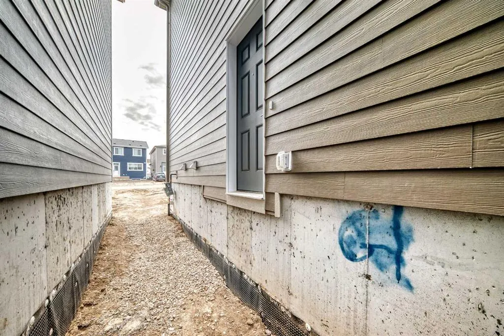 36 Mercado Road SE