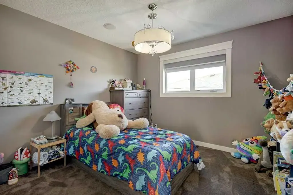 1233 Hillcrest Manor Estates