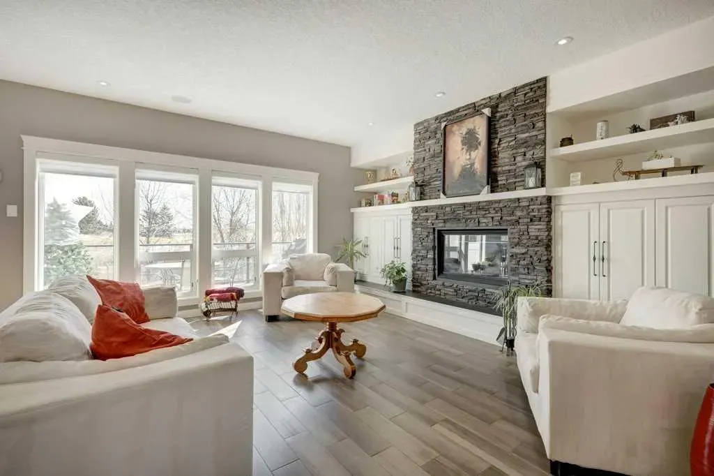1233 Hillcrest Manor Estates