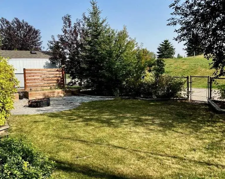 1233 Hillcrest Manor Estates