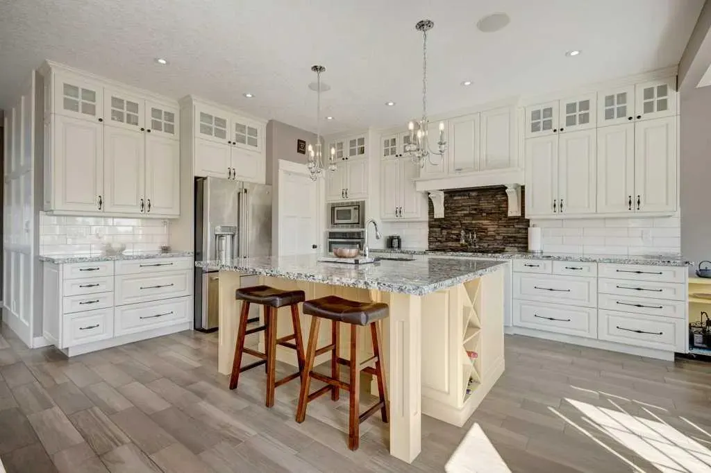 1233 Hillcrest Manor Estates