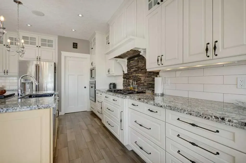 1233 Hillcrest Manor Estates