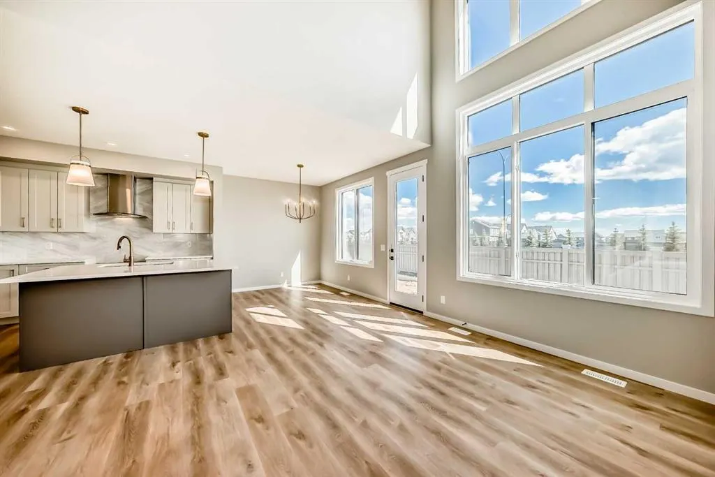 103 Mercado Crescent SE