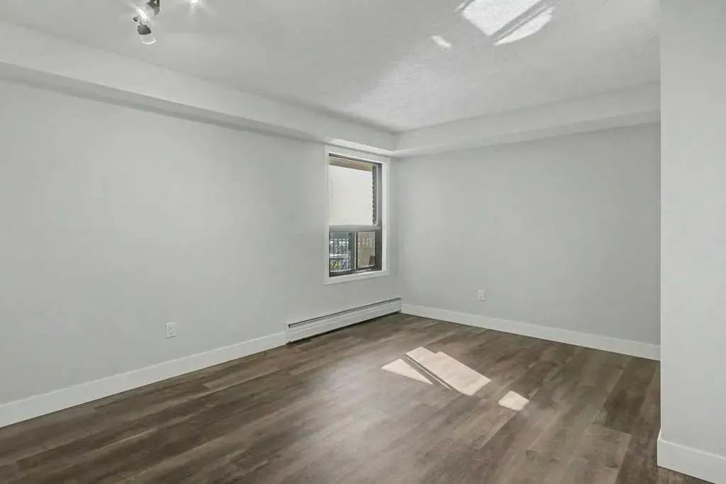320 Meredith Road NE #602