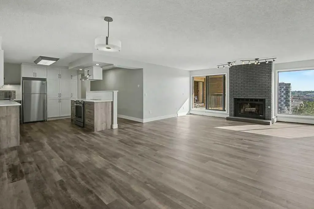 320 Meredith Road NE #602