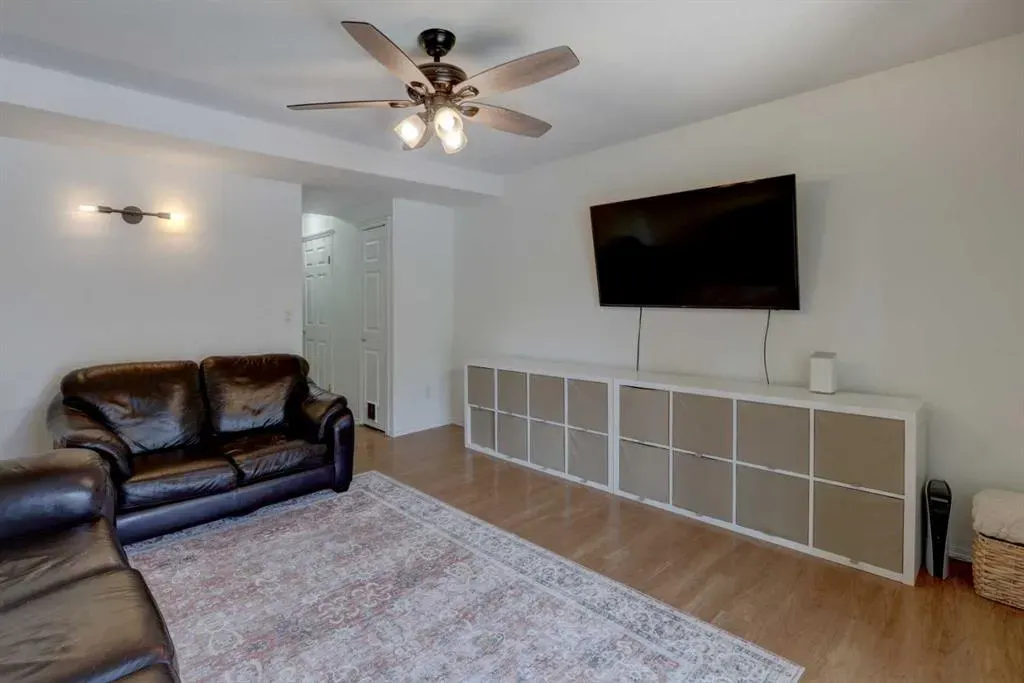 707 Westmount Drive #10