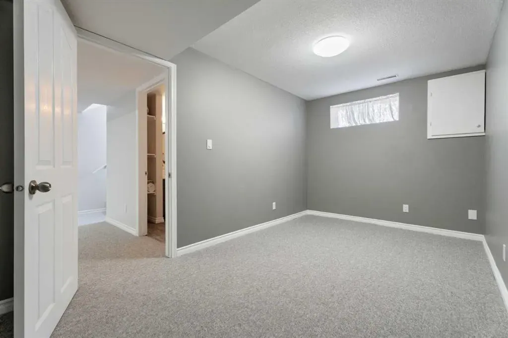 49 Lock Crescent