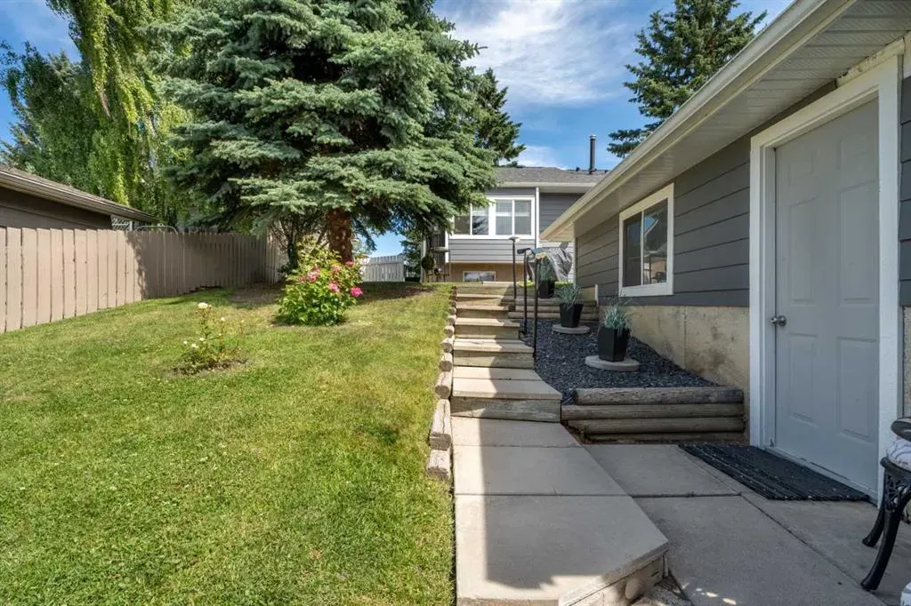 49 Lock Crescent