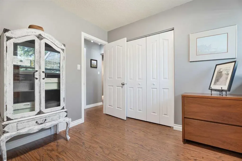 49 Lock Crescent