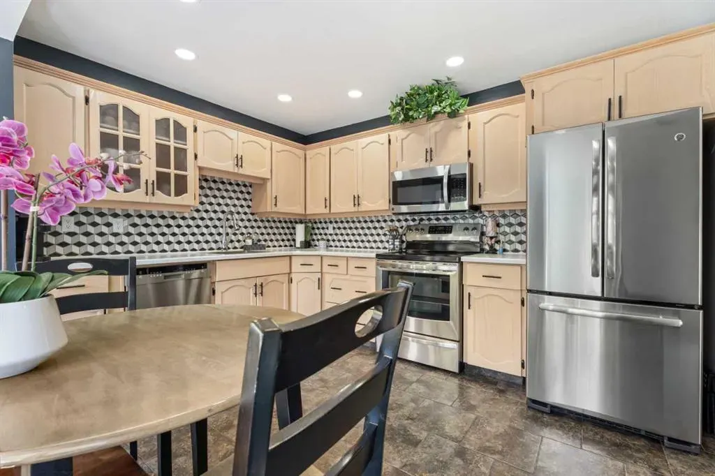 49 Lock Crescent
