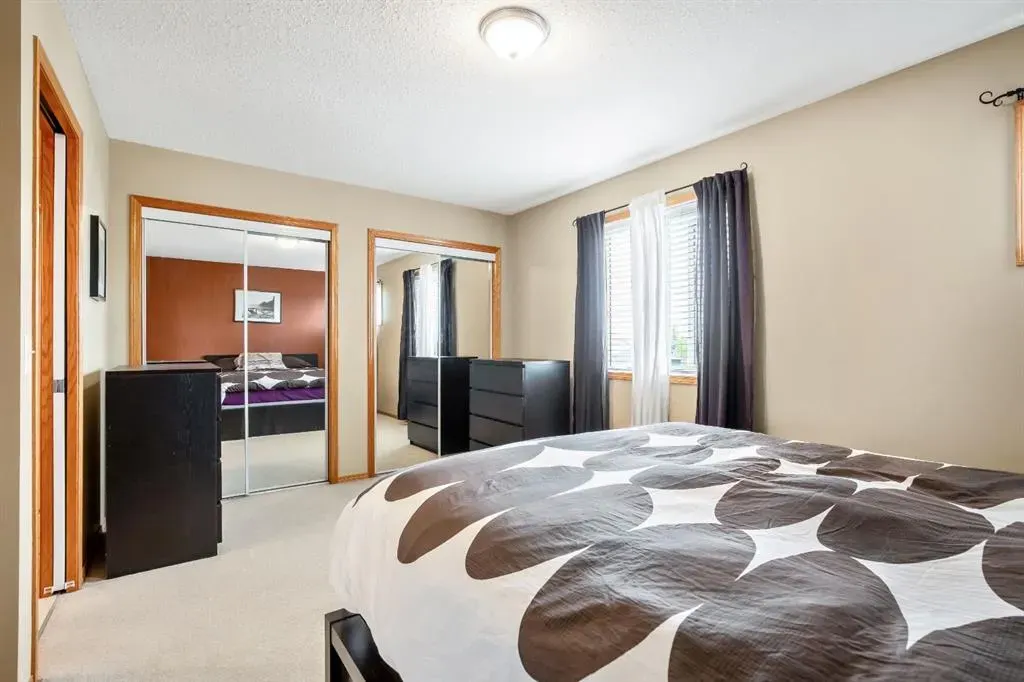 209 Strathcona Circle