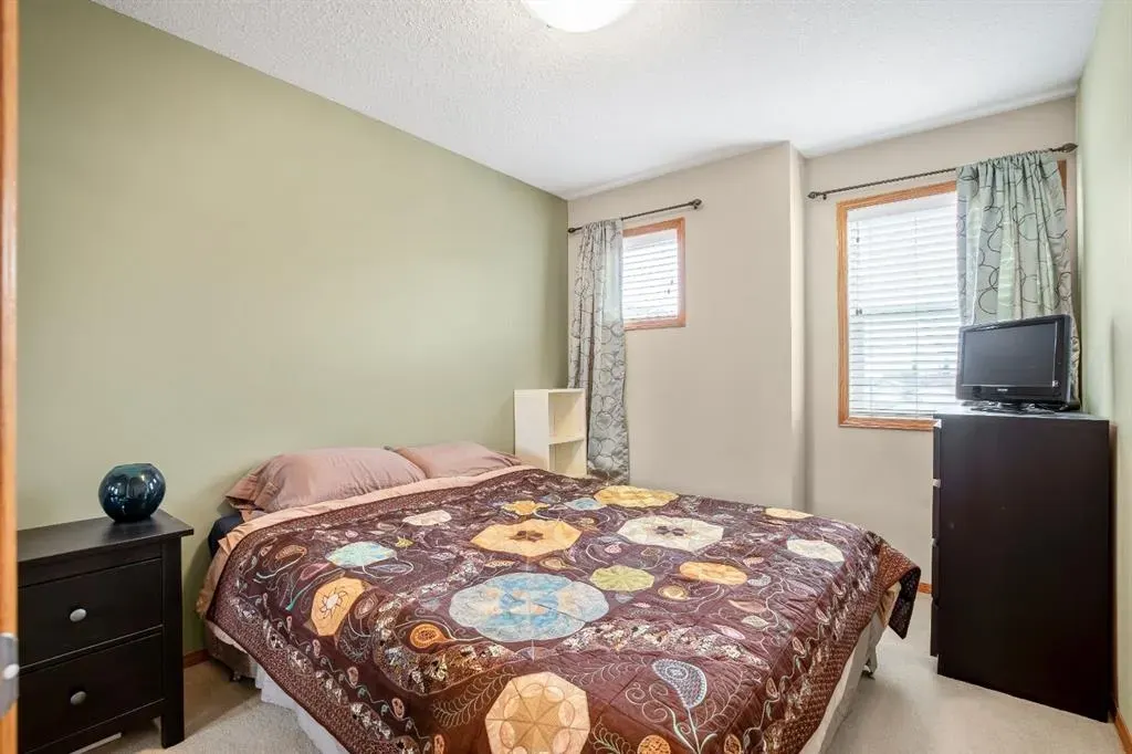 209 Strathcona Circle