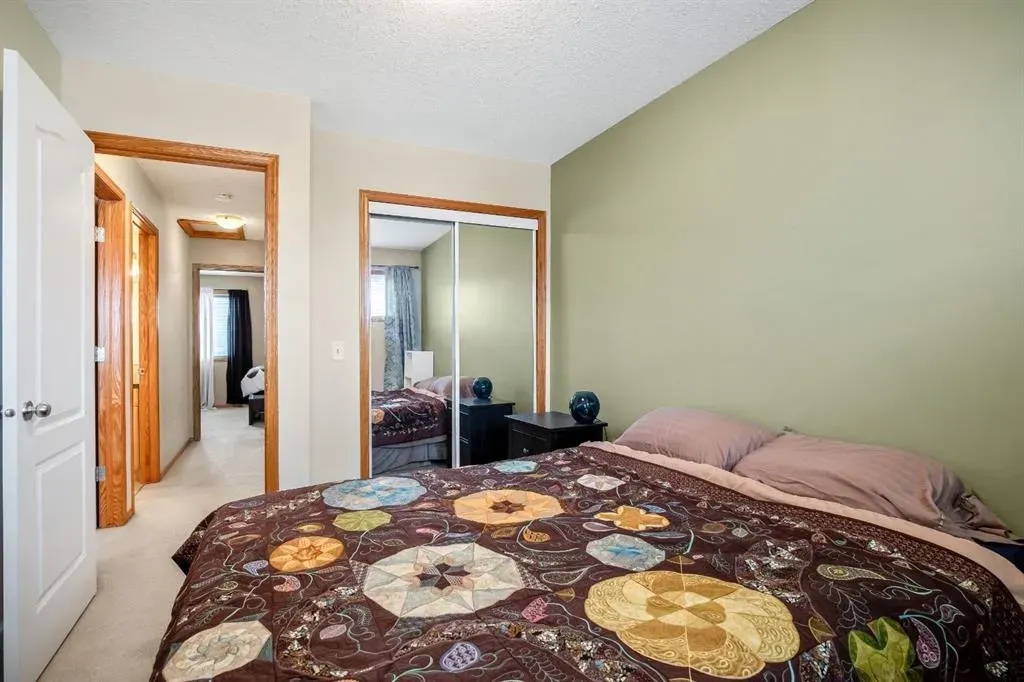 209 Strathcona Circle