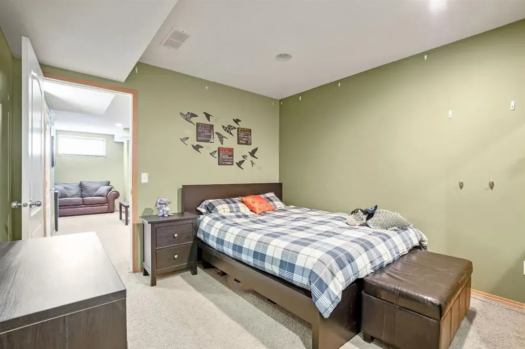 209 Strathcona Circle