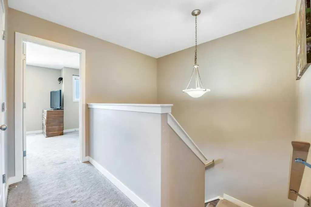 318 Strathcona Circle