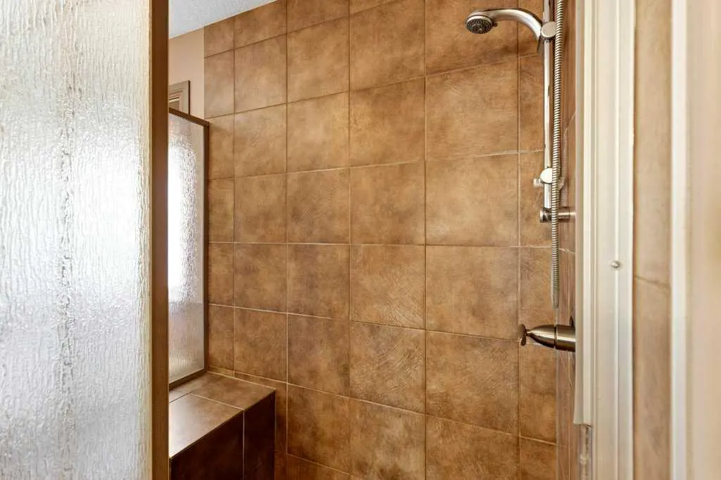 23 Aspen Stone Crescent SW