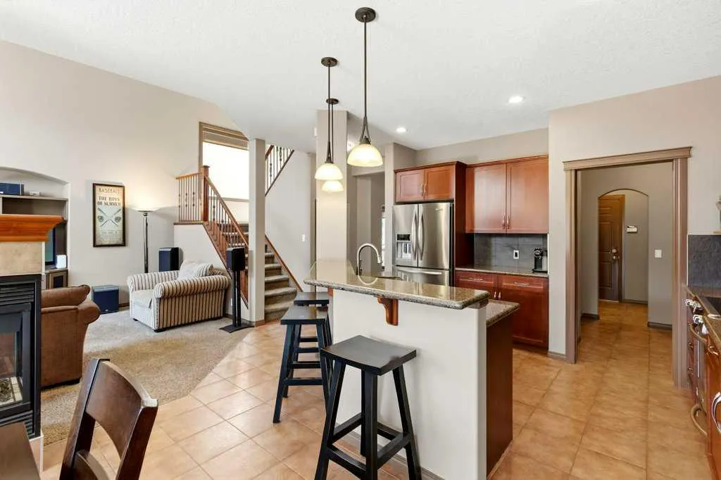 23 Aspen Stone Crescent SW