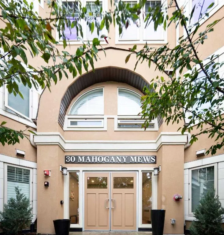 30 Mahogany Mews SE #112