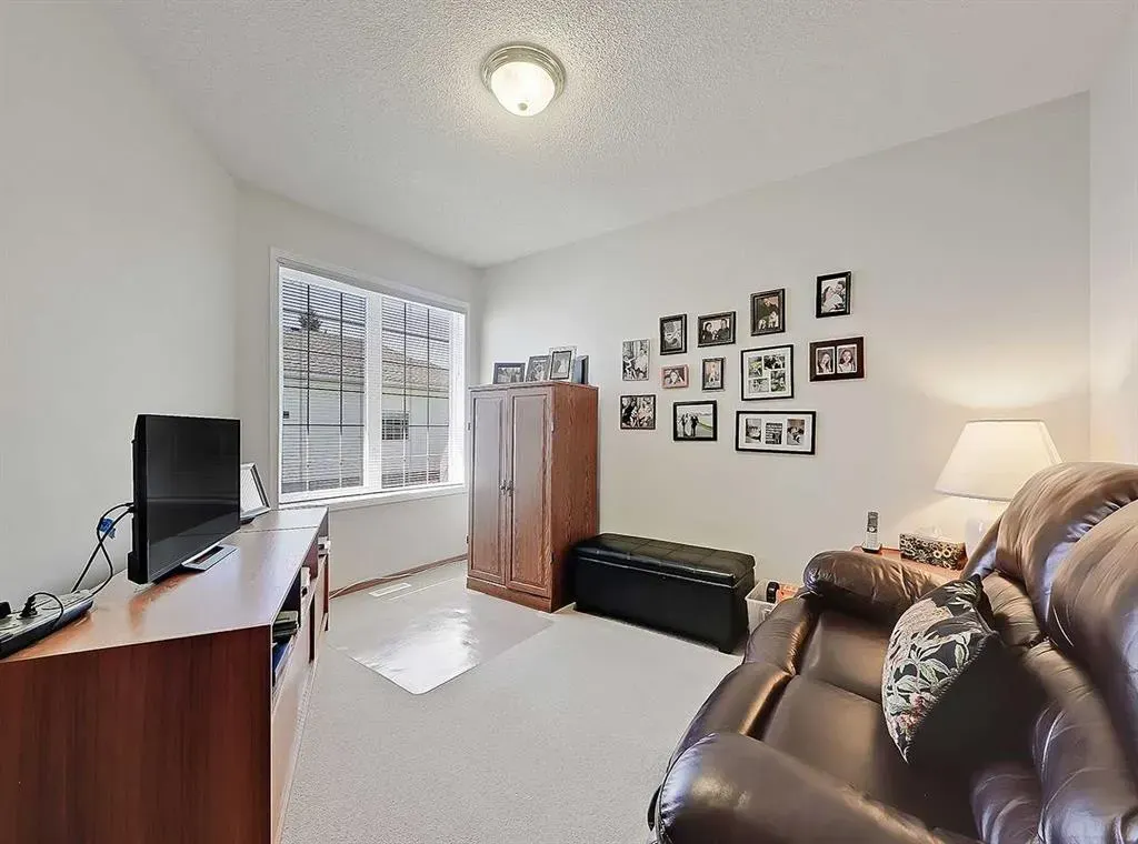 104 Riverside Place NW