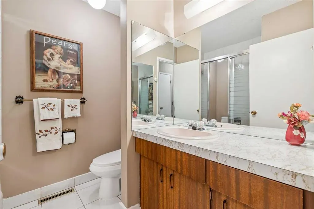 5036 Vallance Crescent NW